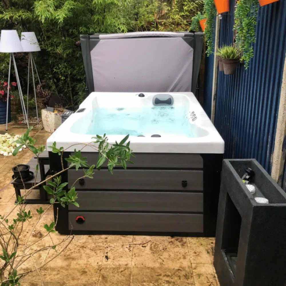 3 Person Hot Tub