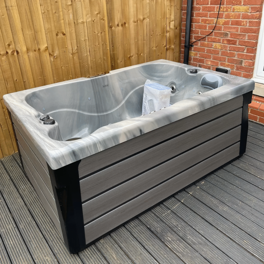 Atlantis Lounger Hot Tub White
