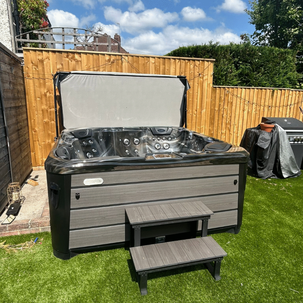 Monaco 2 Lounger 32 Amp Hot Tub 2 Loungers 3 Seats Lots Of Jets Midnight Canyon