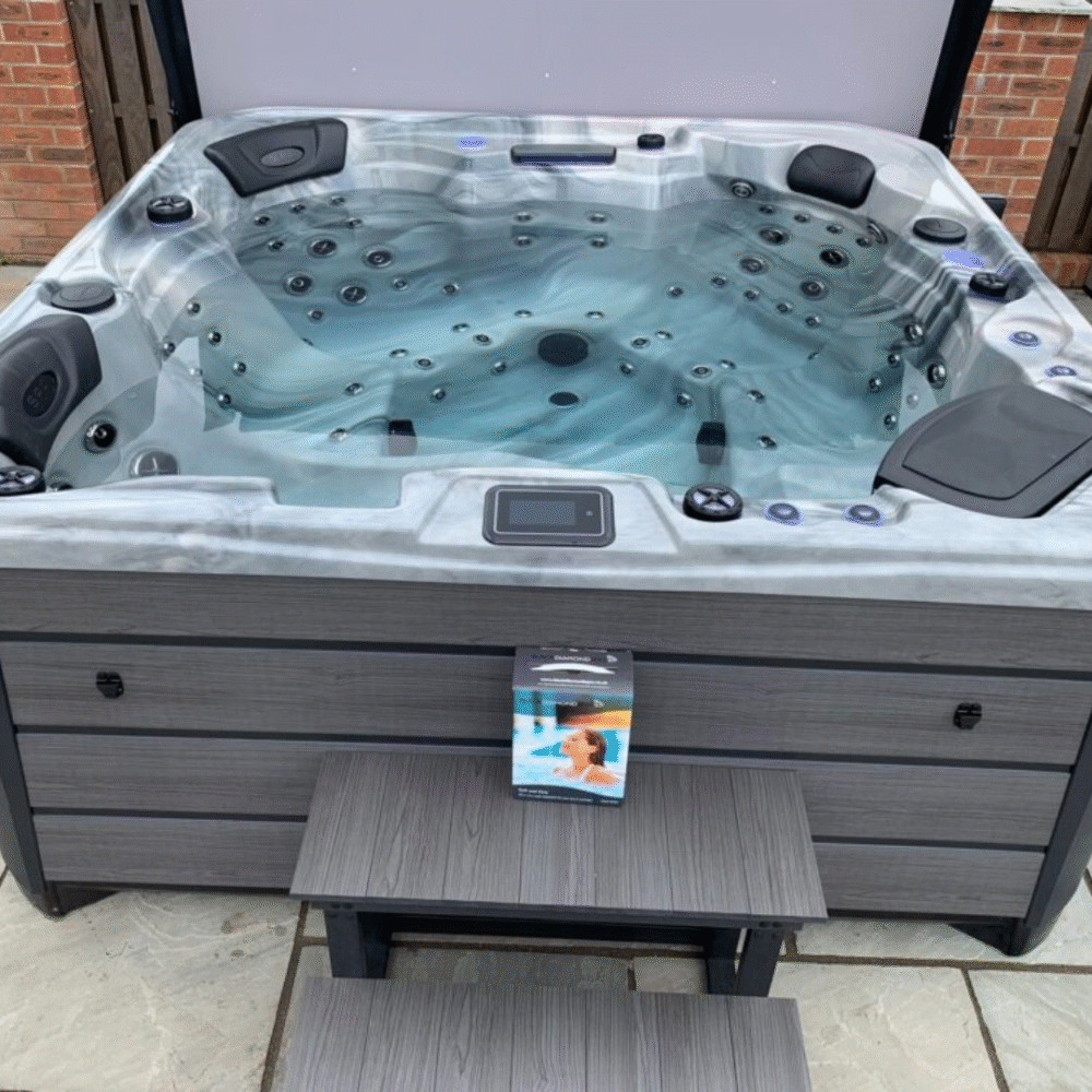 Monaco 1 Lounger Hot Tub 32 Amp 1 Lounger 5 Seats Marble White
