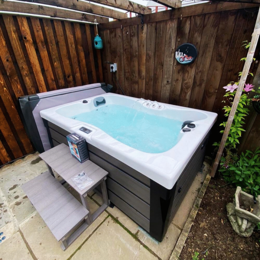 Atlantis Lounger Hot Tub White