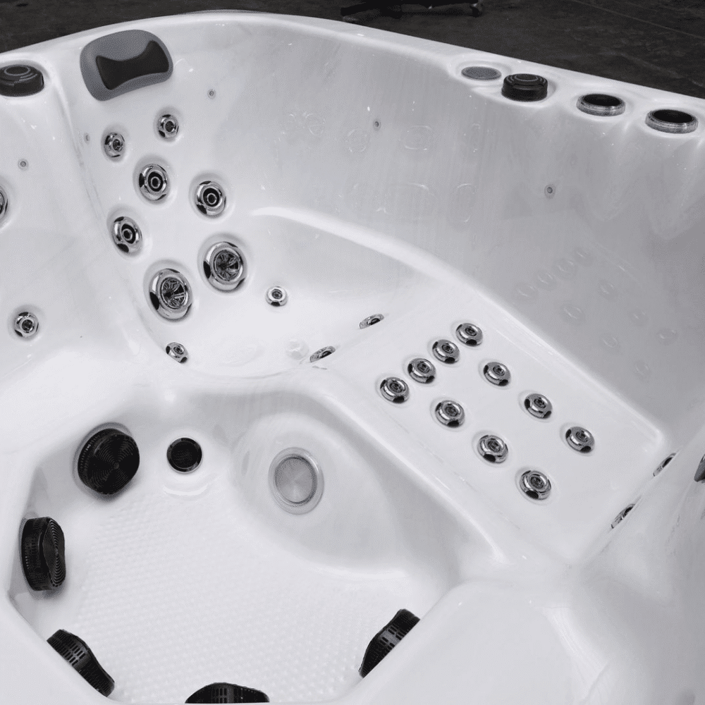 Roma Hot Tub Marble White 32 Amp 1 Lounger 5 Seats