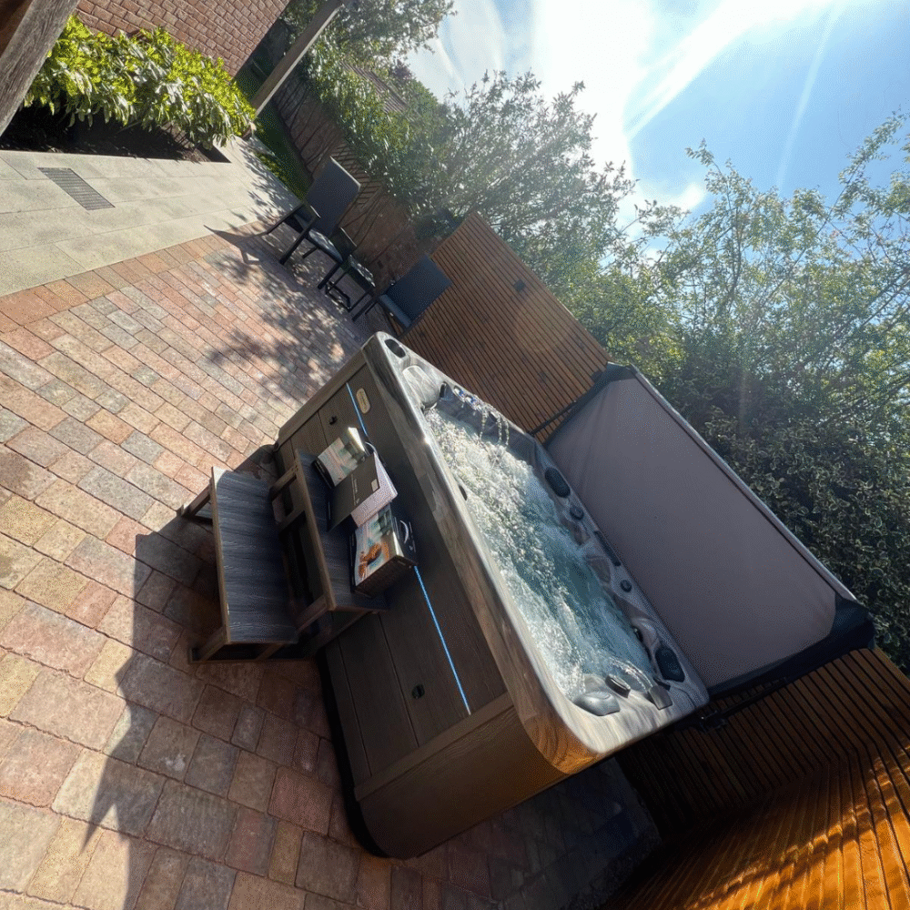 Brisbane Hot Tub 32 Amp Odyssey Grey 2 Loungers, 3 Seats